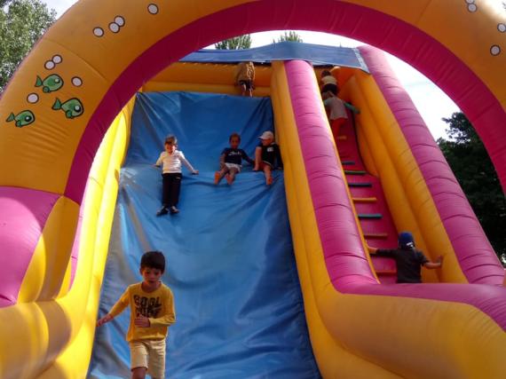 Descent of the inflatable slide