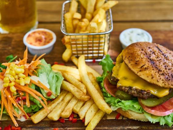 Burger à la carte dans votre camping avec restaurant en Vendée